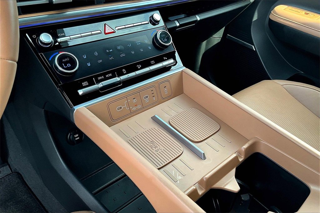 Used 2025 Hyundai Santa Fe Limited image 18