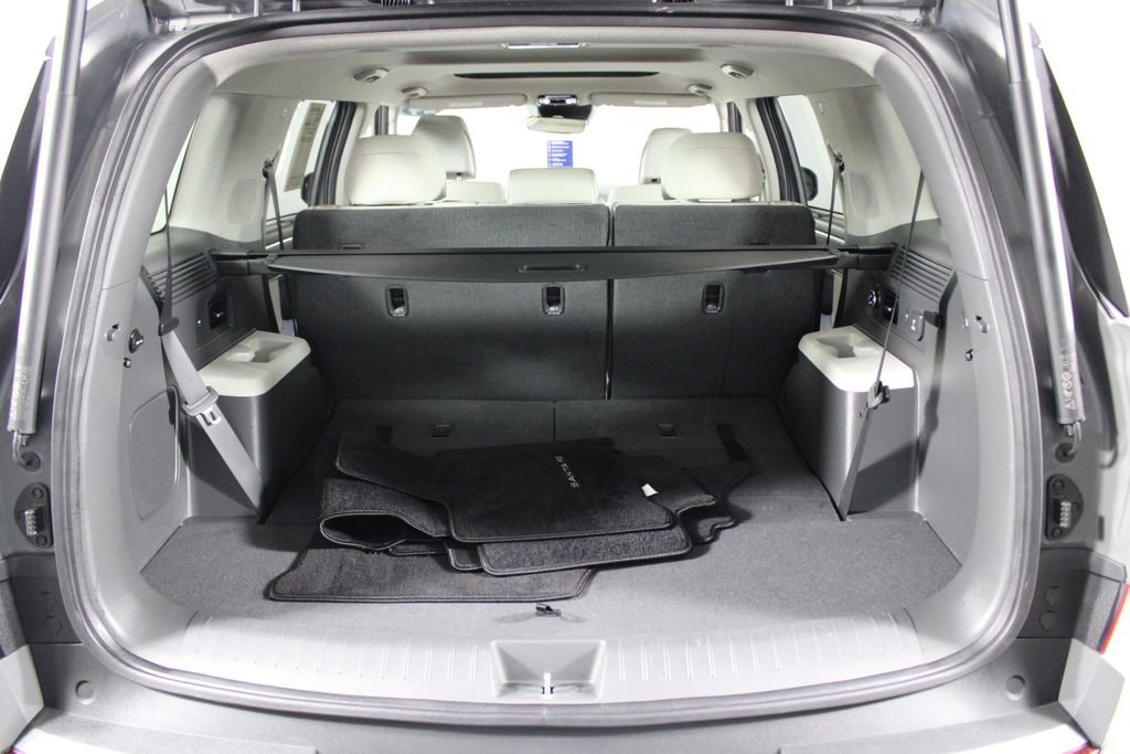 Used 2024 Hyundai Santa Fe Limited FWD image 17