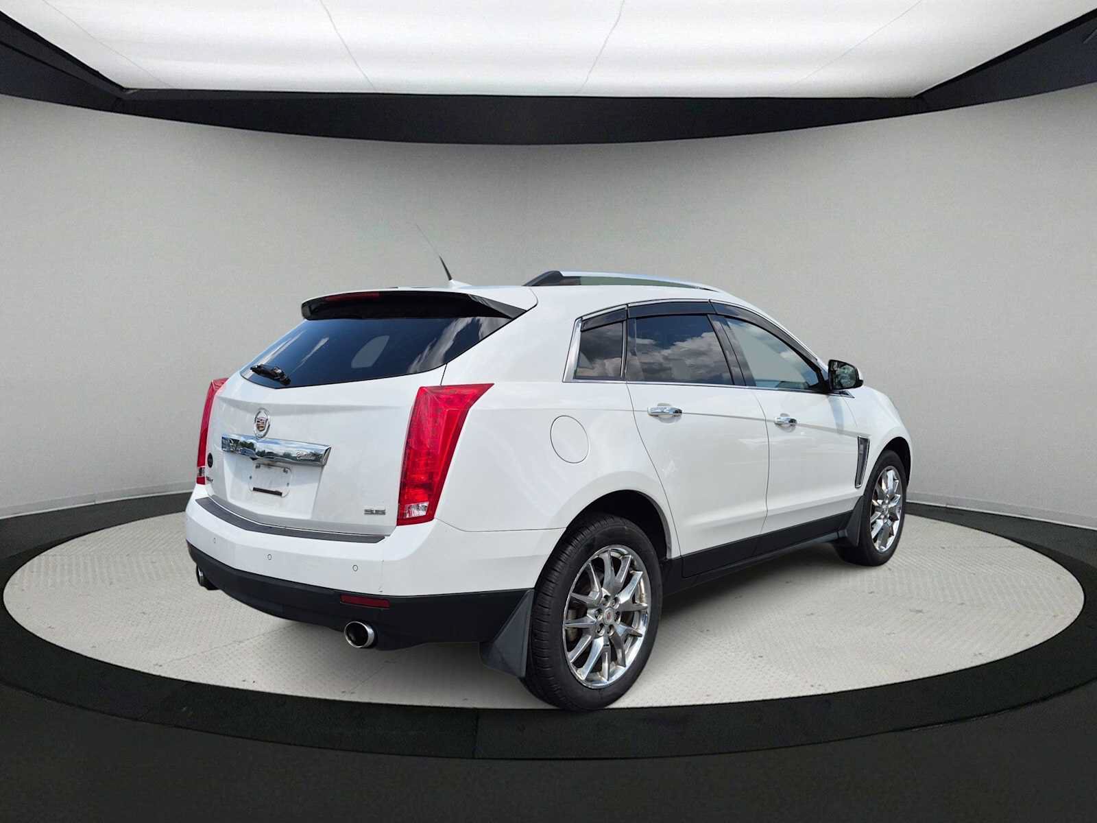 Used 2014 Cadillac SRX Performance w/ Driver Awareness Package FWD image 8