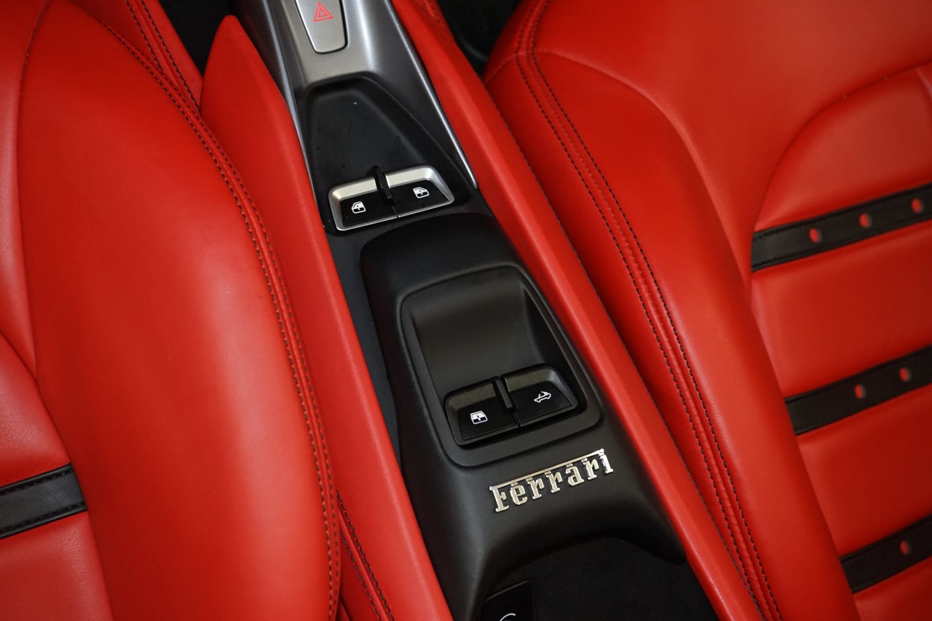 Used 2021 Ferrari F8 Tributo RWD image 19