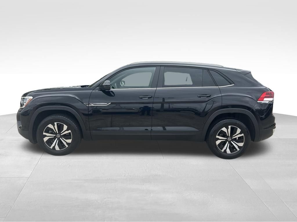 Certified 2024 Volkswagen Atlas Cross Sport SE image 2