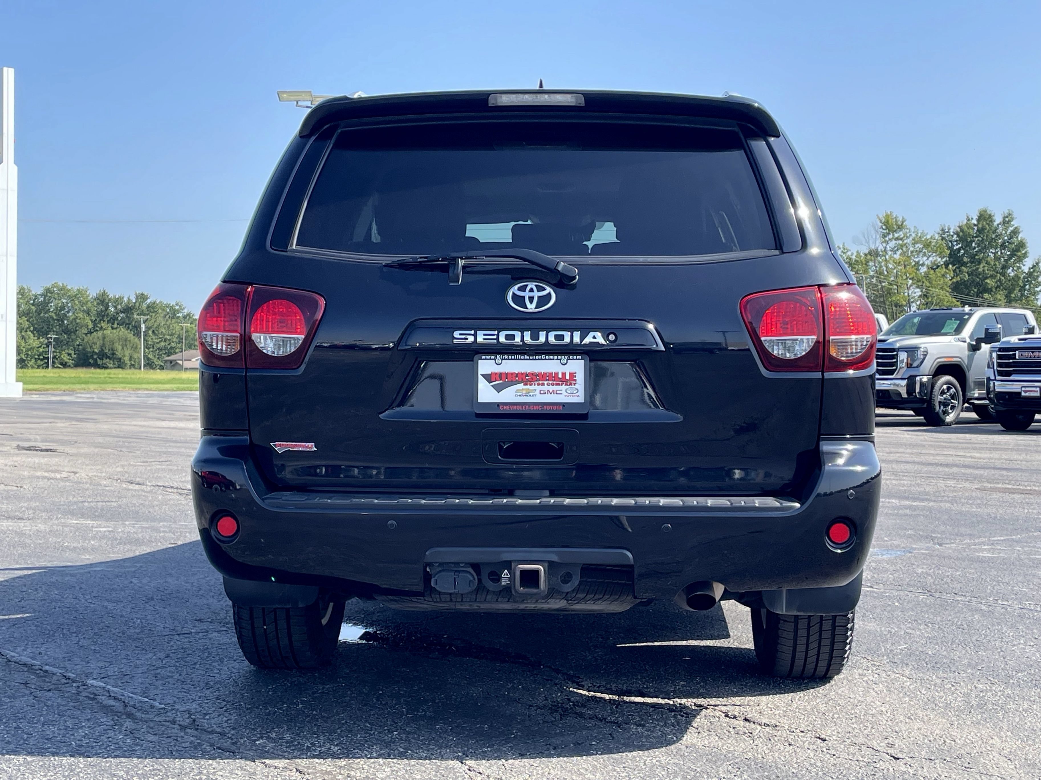 Used 2019 Toyota Sequoia SR5 AWD/4WD image 5
