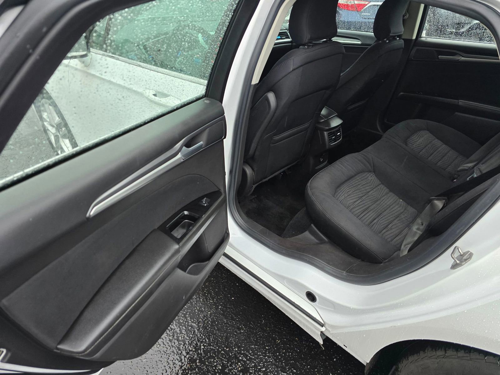 Used 2016 Ford Fusion SE image 15