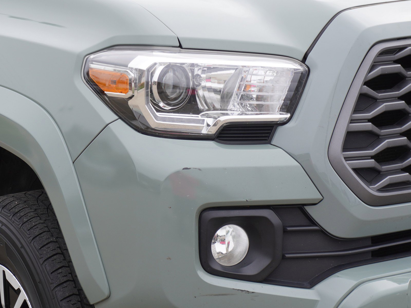 Used 2023 Toyota Tacoma TRD Sport w/ Advanced Technology Package image 3