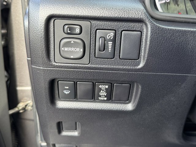 Used 2016 Toyota 4Runner SR5 AWD/4WD image 18