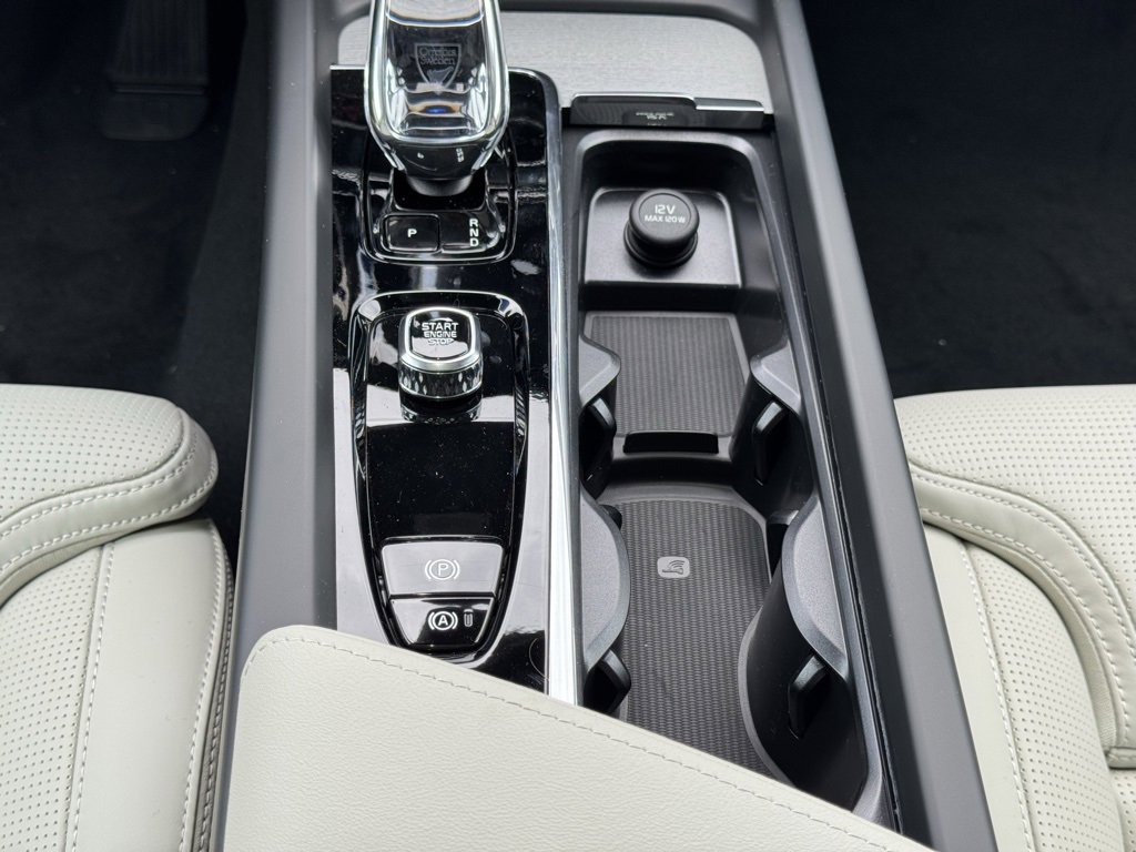 New 2026 Volvo V60 B5 Cross Country Ultra w/ Protection Package Premier image 19