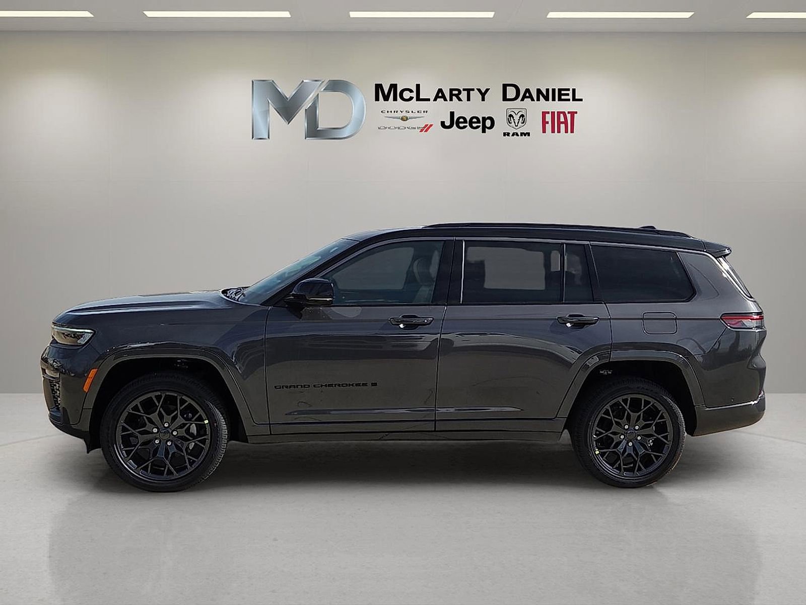 New 2026 Jeep Grand Cherokee L Summit w/ Obsidian Package image 3