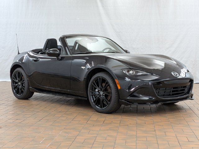New 2026 MAZDA MX-5 Miata Club w/ Appearance Package RWD image 2