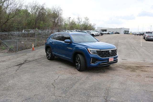 Used 2025 Volkswagen Atlas Cross Sport SEL Premium R-Line image 7