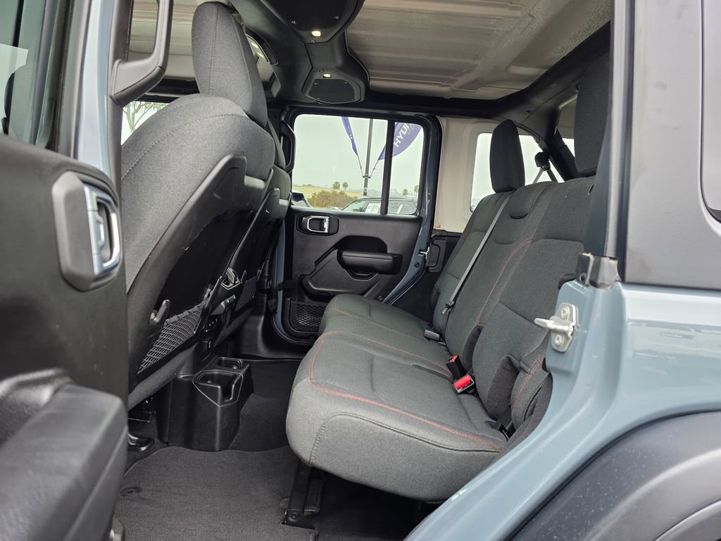 Used 2025 Jeep Wrangler Rubicon image 18