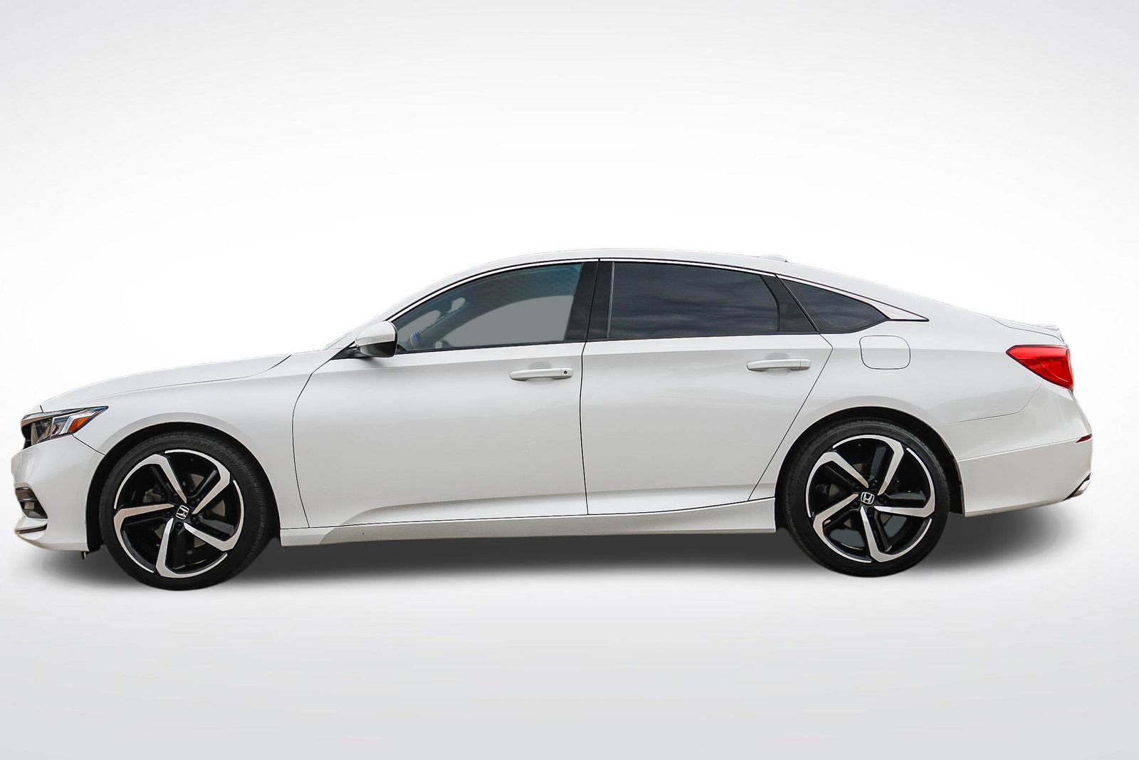 Used 2018 Honda Accord Sport image 8