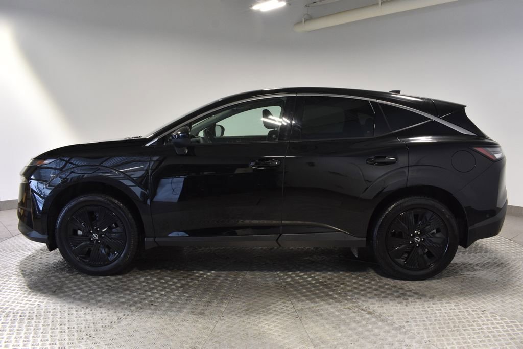 Used 2025 Nissan Murano SV image 2