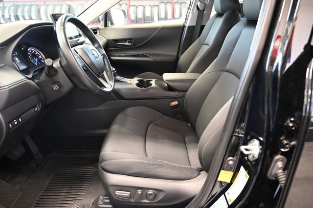 Used 2022 Toyota Venza LE AWD/4WD image 10