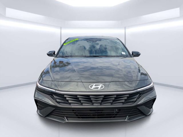 Used 2025 Hyundai Elantra SEL FWD image 8