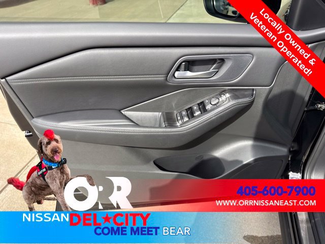 New 2027 Nissan Rogue Dark Armor FWD image 15