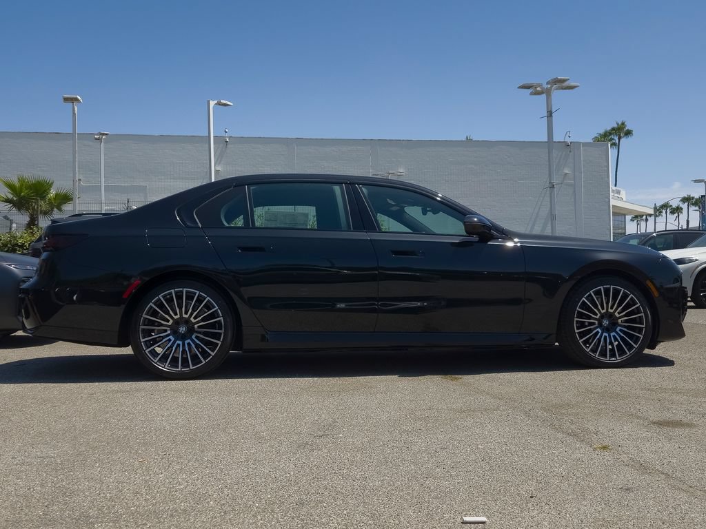 New 2026 BMW 750e xDrive w/ Premium Package AWD/4WD image 3