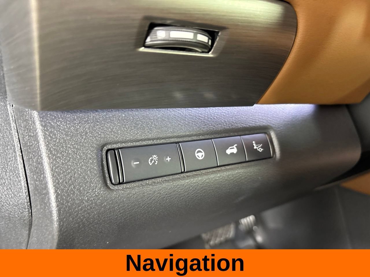 Used 2025 Nissan Pathfinder Platinum w/ Cargo Package FWD image 14