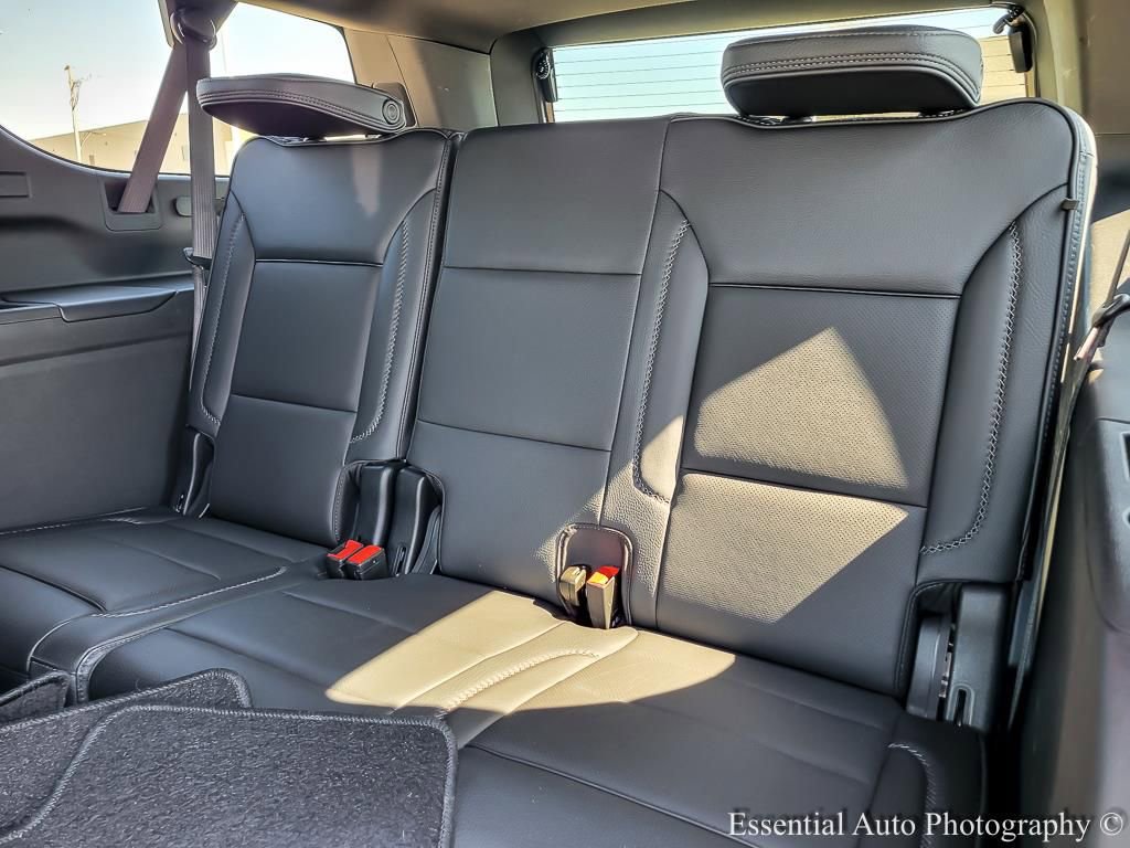 Used 2025 GMC Yukon XL Denali AWD/4WD image 12