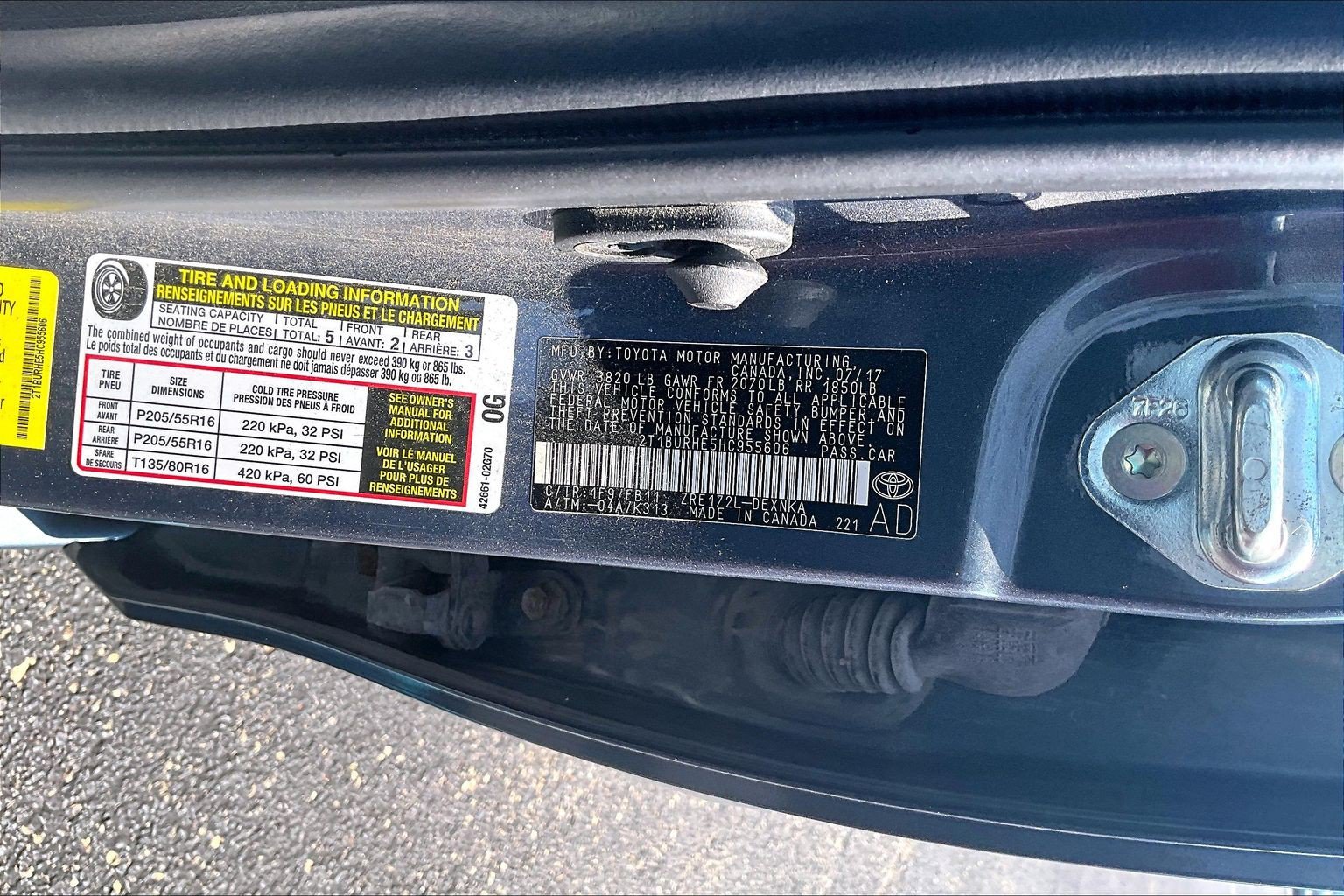 Used 2017 Toyota Corolla LE w/ Carpet Mat Package (TMS) FWD image 5