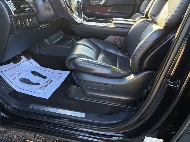 Used 2023 Lincoln Navigator Reserve AWD/4WD image 6