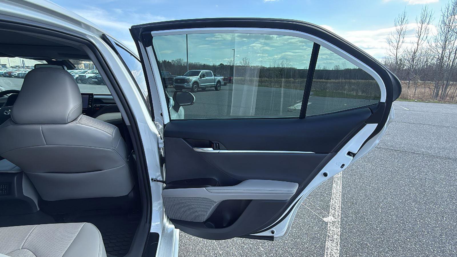 Used 2023 Toyota Camry XSE w/ Navigation Package FWD image 17