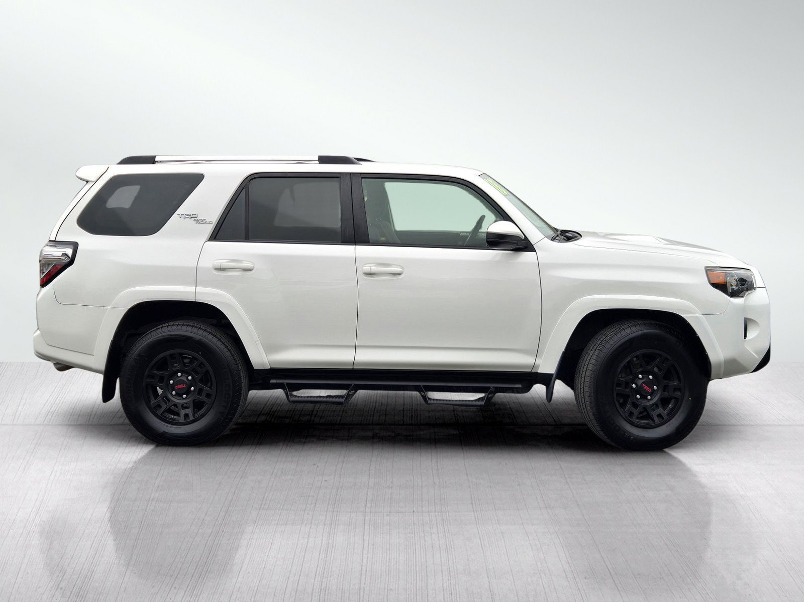 Used 2018 Toyota 4Runner TRD Off-Road AWD/4WD image 3