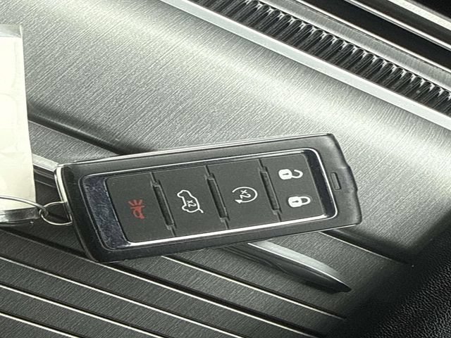 Used 2024 Jeep Wagoneer Series II AWD/4WD image 10