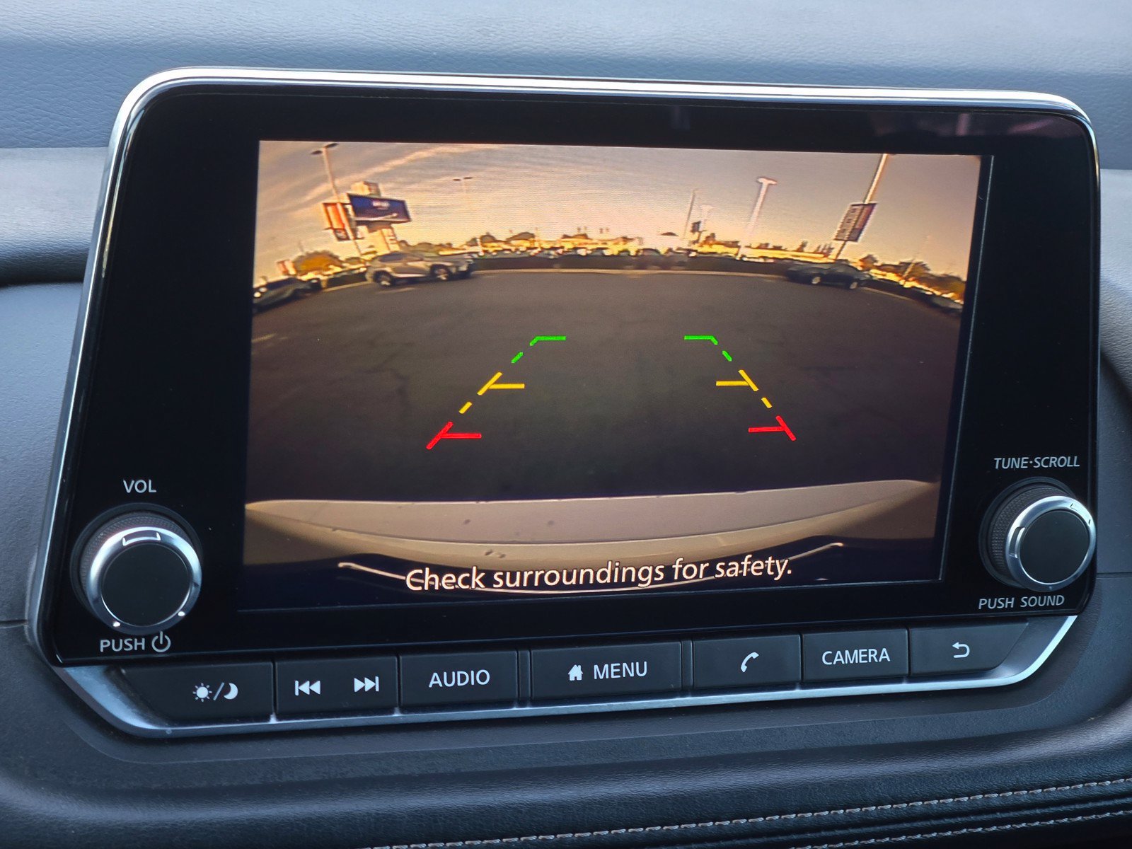 Used 2024 Nissan Rogue S FWD image 14