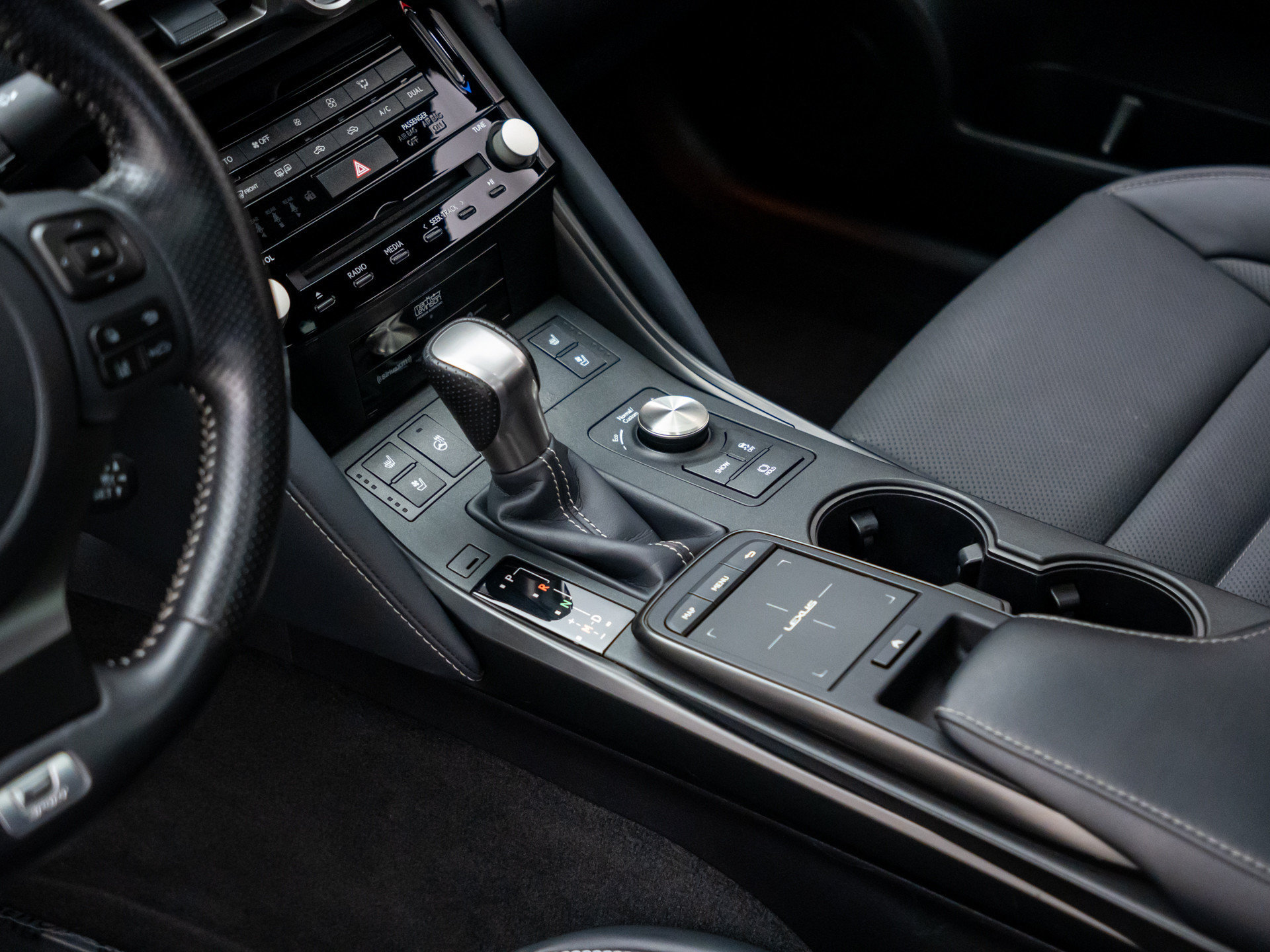 Used 2022 Lexus IS 500 RWD image 11