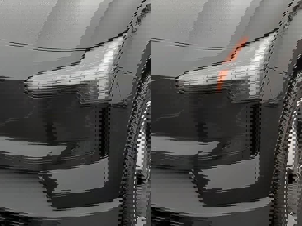 Used 2025 Volvo EX30 Plus w/ Protection Package Premier image 10