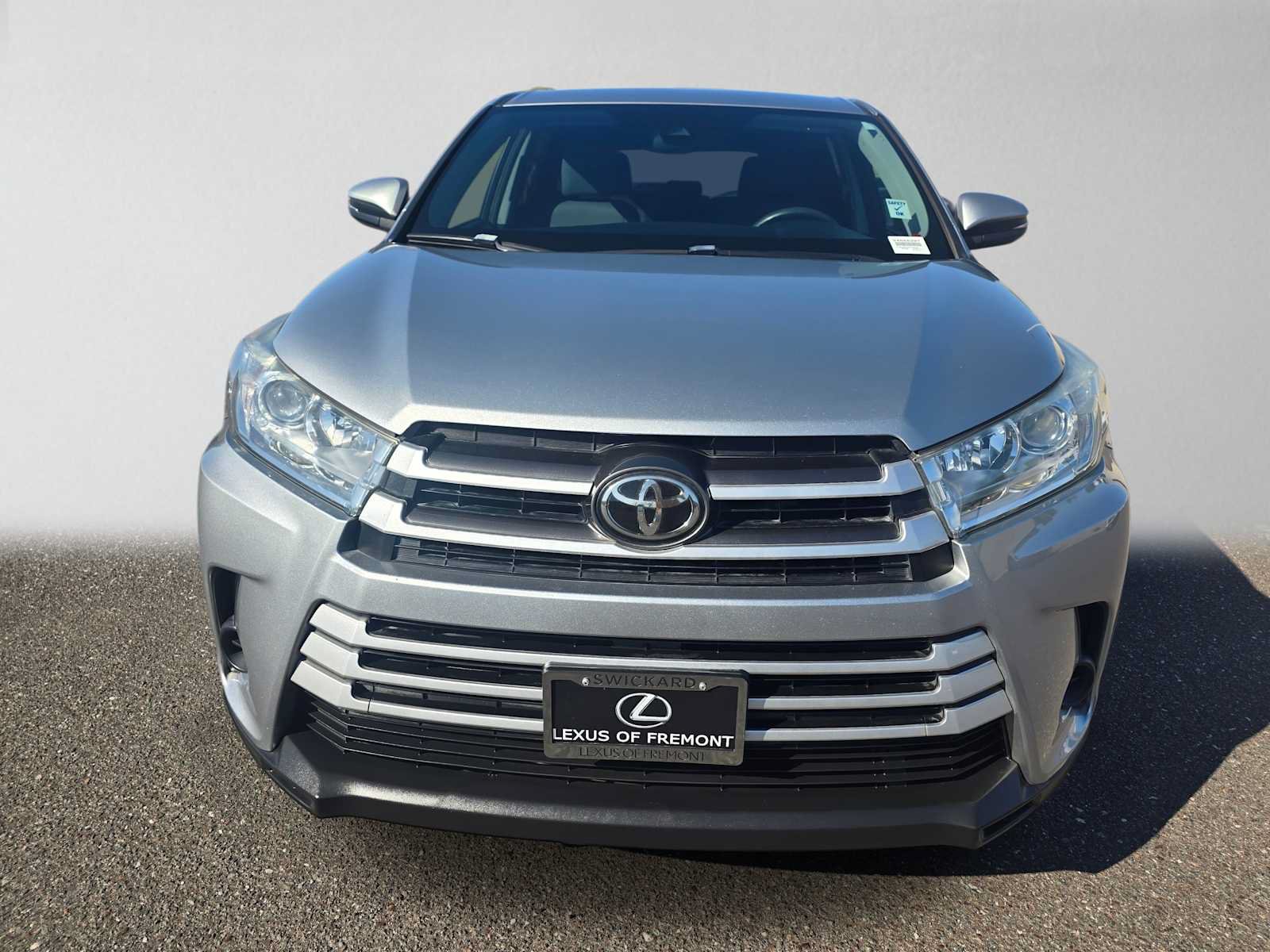 Used 2017 Toyota Highlander LE AWD/4WD image 8
