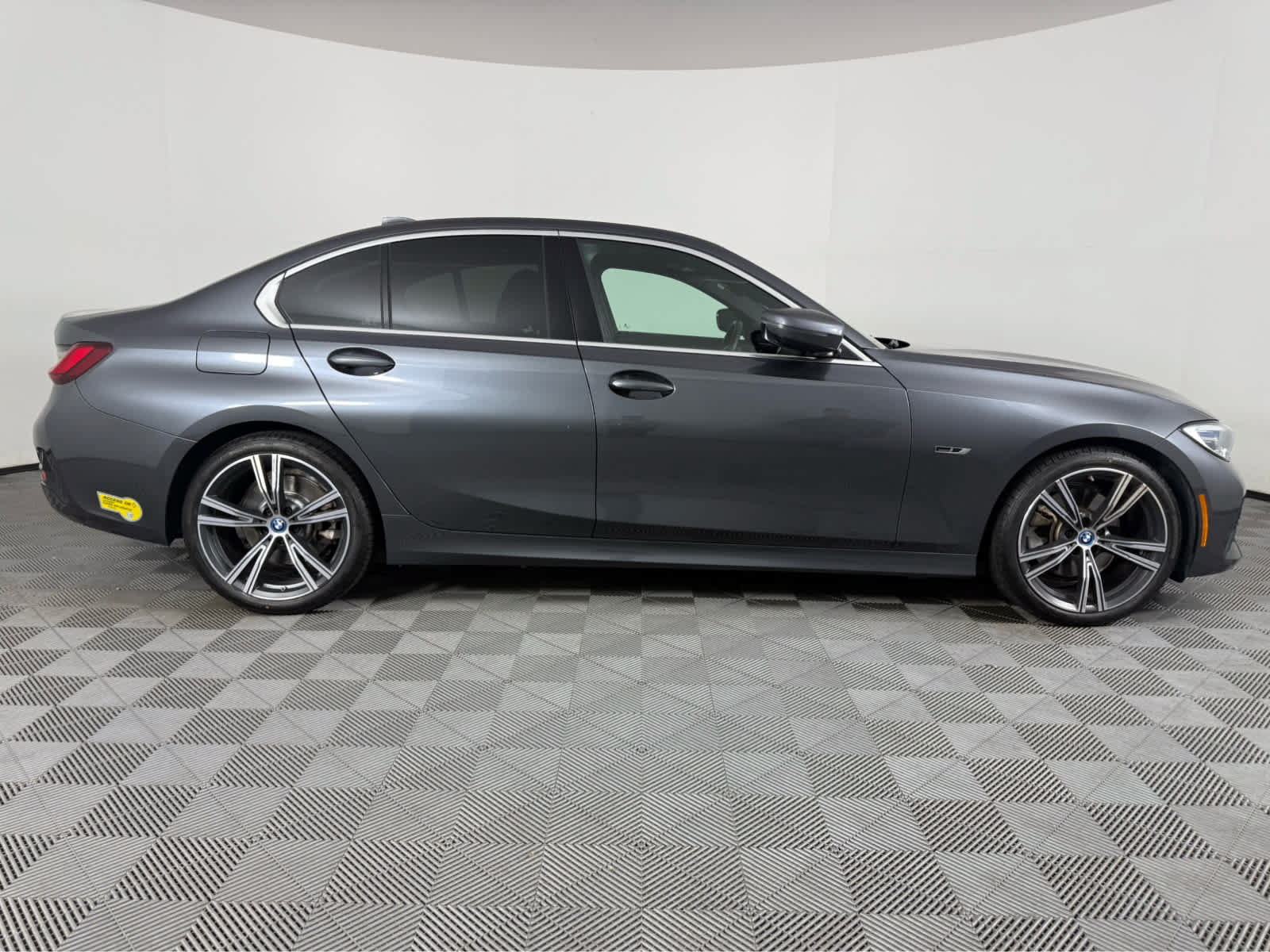 Used 2022 BMW 330e w/ Driving Assistance Package RWD image 2