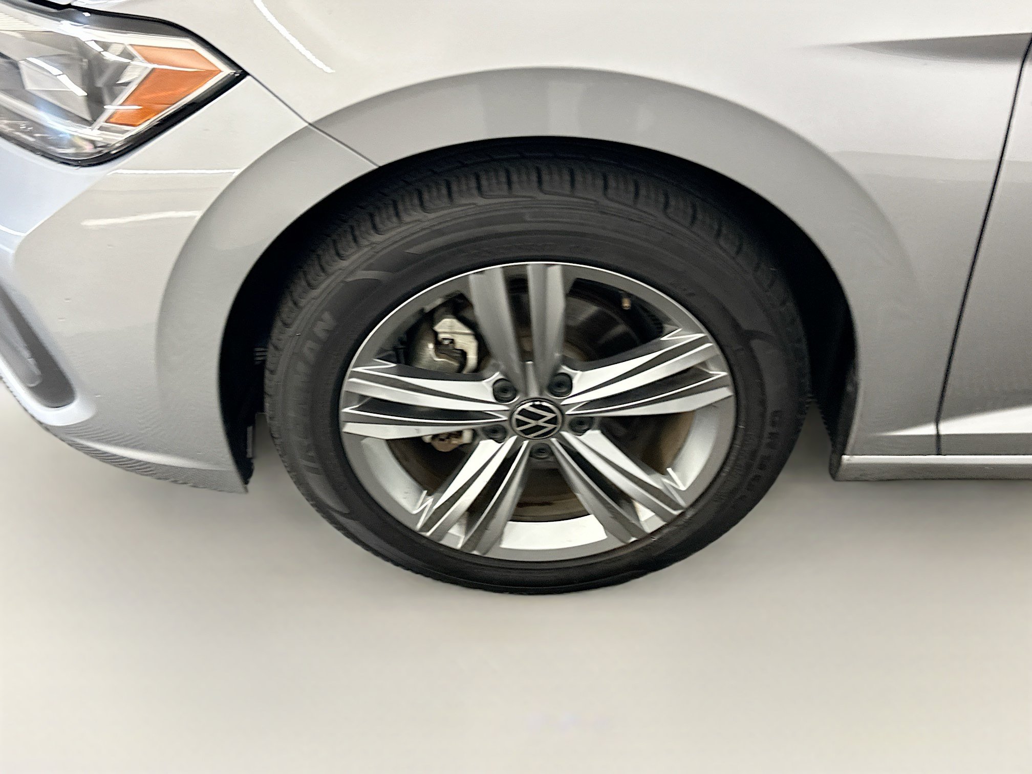 Used 2024 Volkswagen Jetta SE FWD image 11
