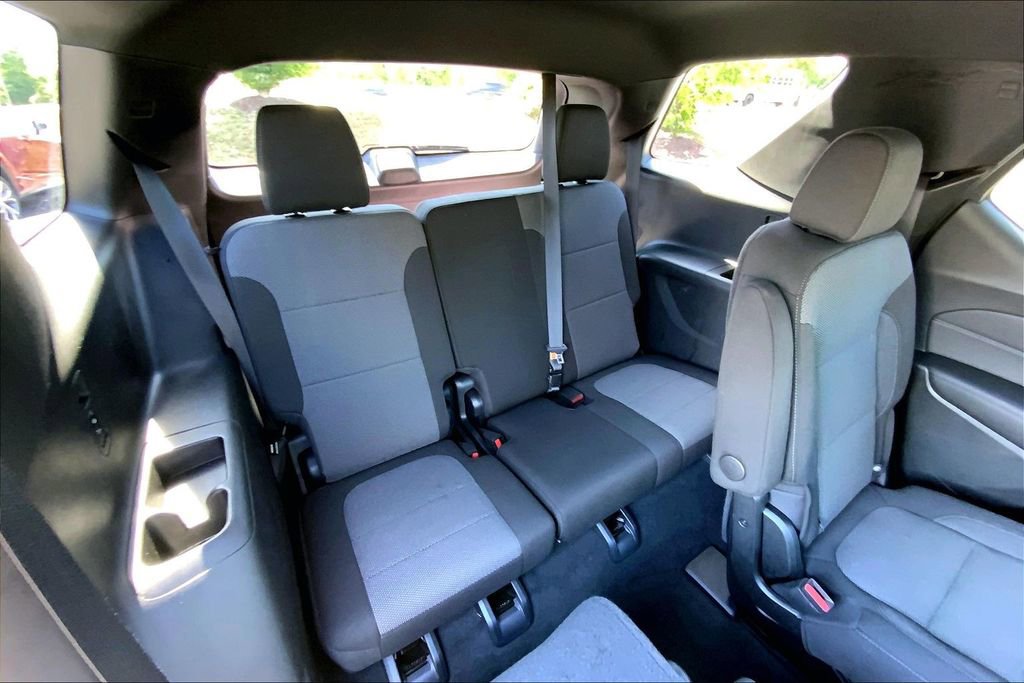 Used 2023 Chevrolet Traverse LT AWD/4WD image 18