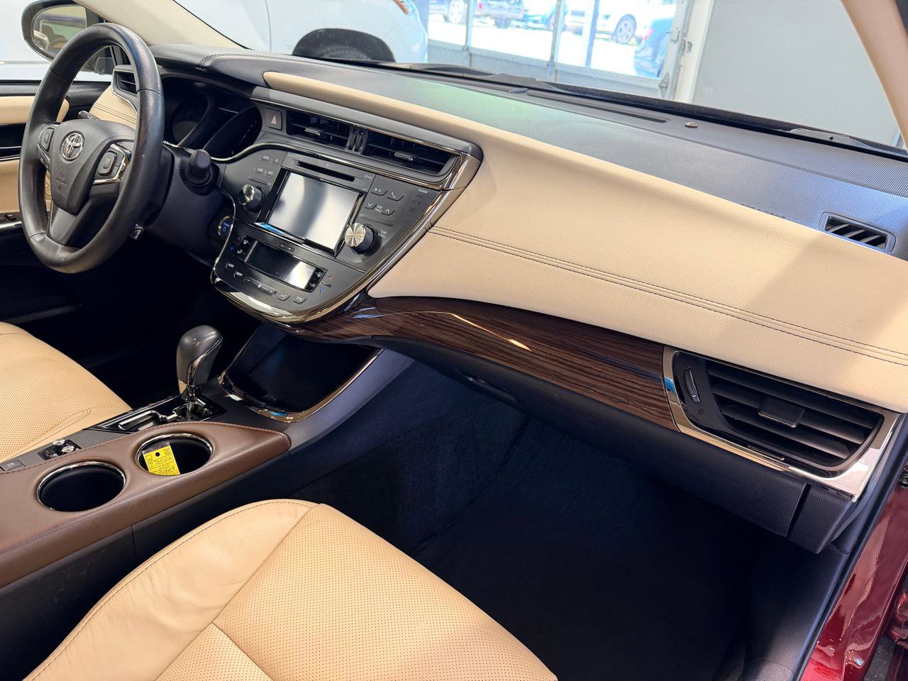 Used 2015 Toyota Avalon Limited FWD image 26