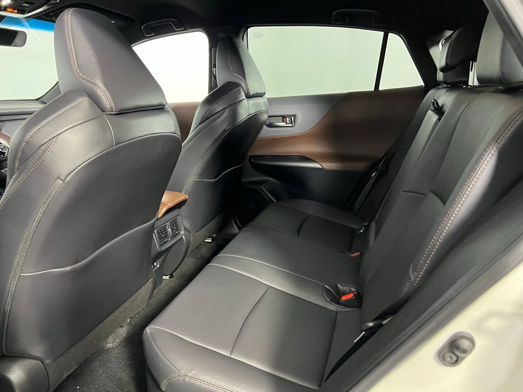 Used 2022 Toyota Venza XLE image 26