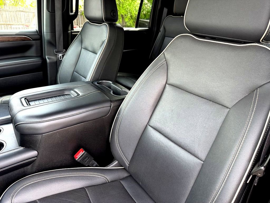 Used 2024 Chevrolet Suburban Premier image 13