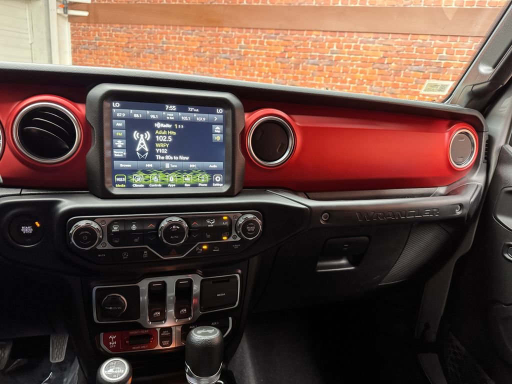 Used 2022 Jeep Wrangler Rubicon w/ Cold Weather Group AWD/4WD image 19