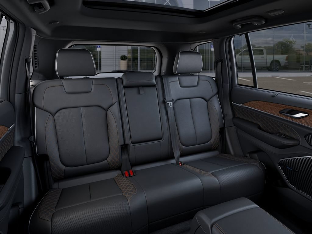 New 2025 Jeep Grand Cherokee Summit AWD/4WD image 16