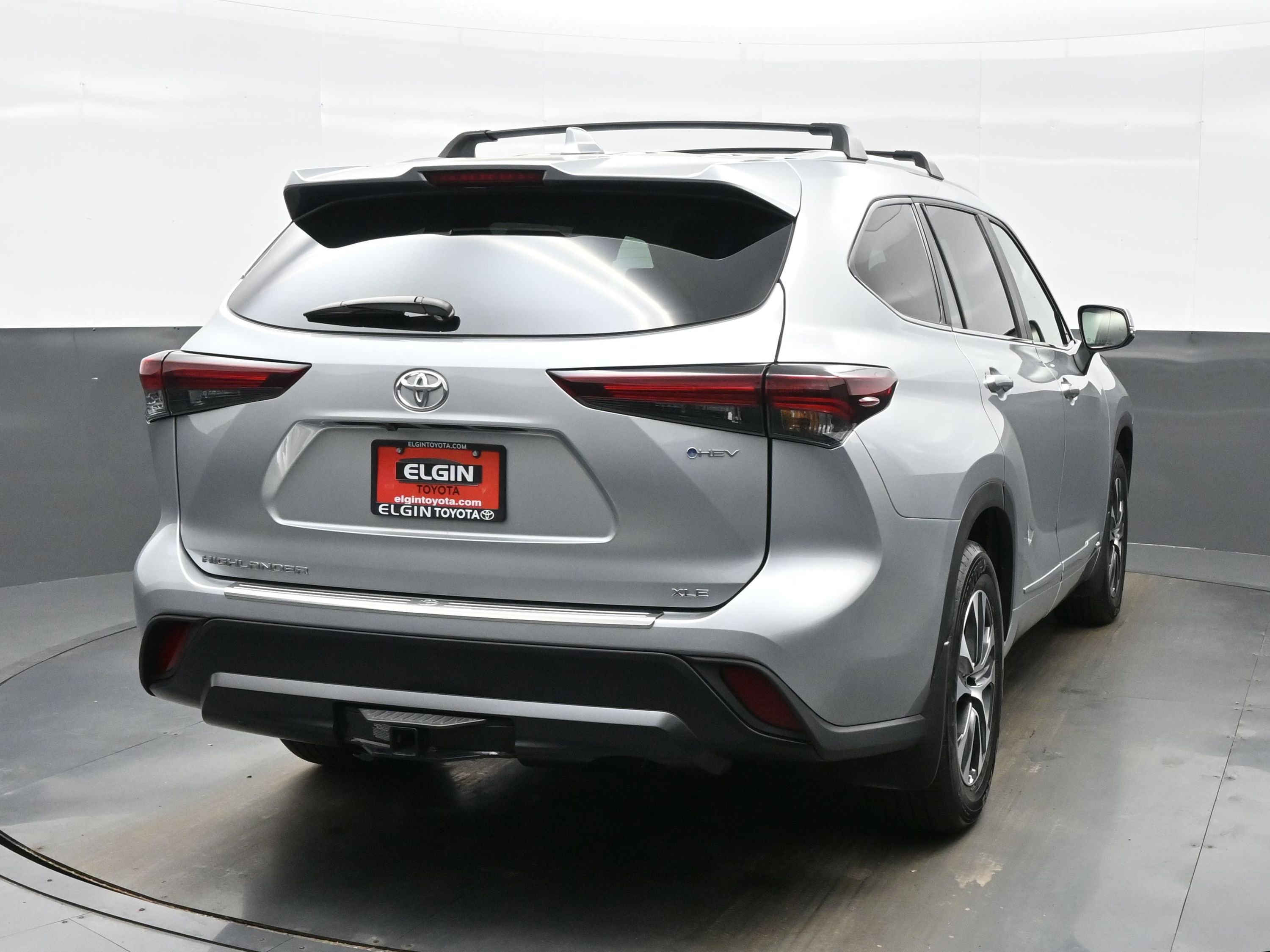 Used 2025 Toyota Highlander XLE AWD/4WD image 5