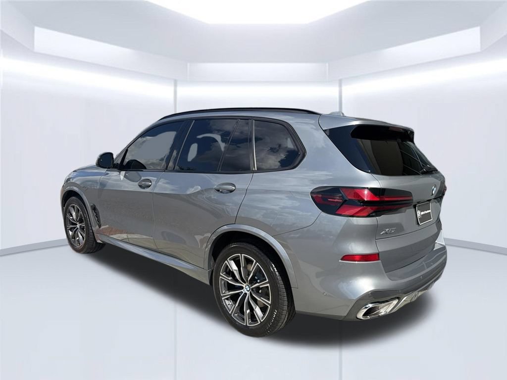 Used 2024 BMW X5 xDrive40i w/ M Sport Package AWD/4WD image 5