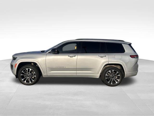 Used 2023 Jeep Grand Cherokee L Overland w/ Luxury Tech Group IV AWD/4WD image 3