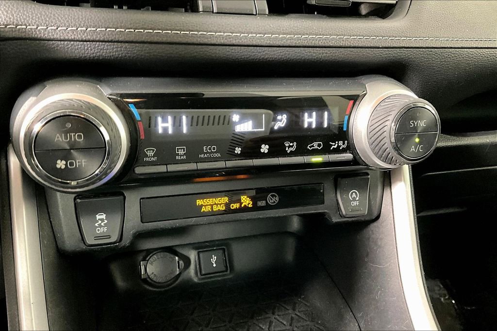 Used 2021 Toyota RAV4 XLE image 33