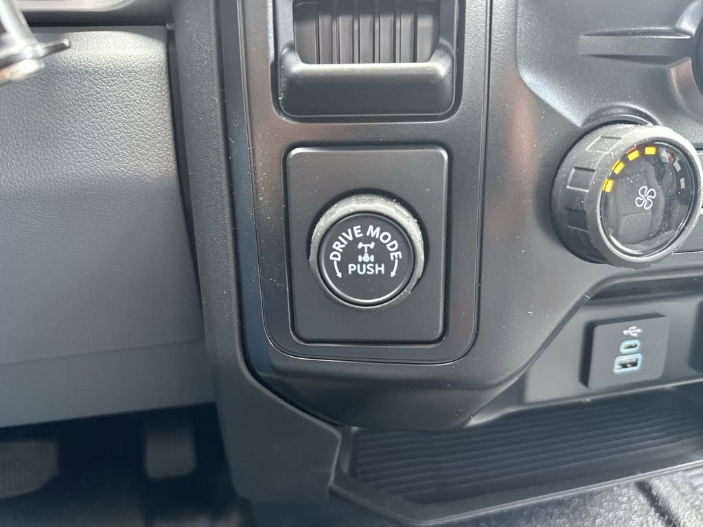 New 2025 Ford F250 XL w/ XL Chrome Package image 23