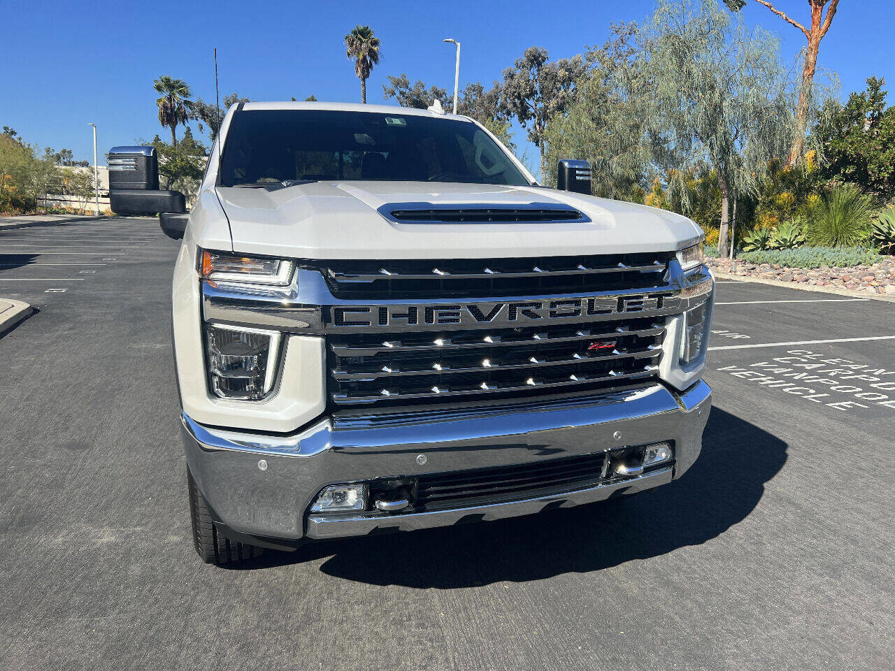 Used 2021 Chevrolet Silverado 2500 LTZ w/ LTZ Premium Package AWD/4WD image 9