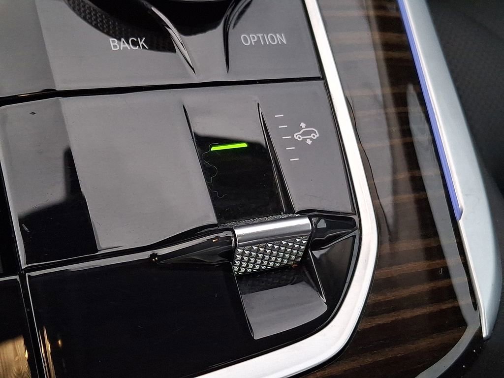 Certified 2023 BMW X7 xDrive40i w/ Parking Assistance Package image 23