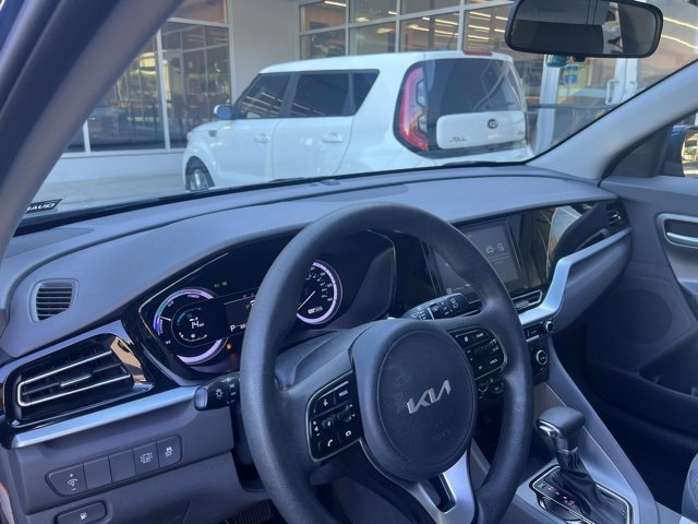 Used 2022 Kia Niro LX image 9