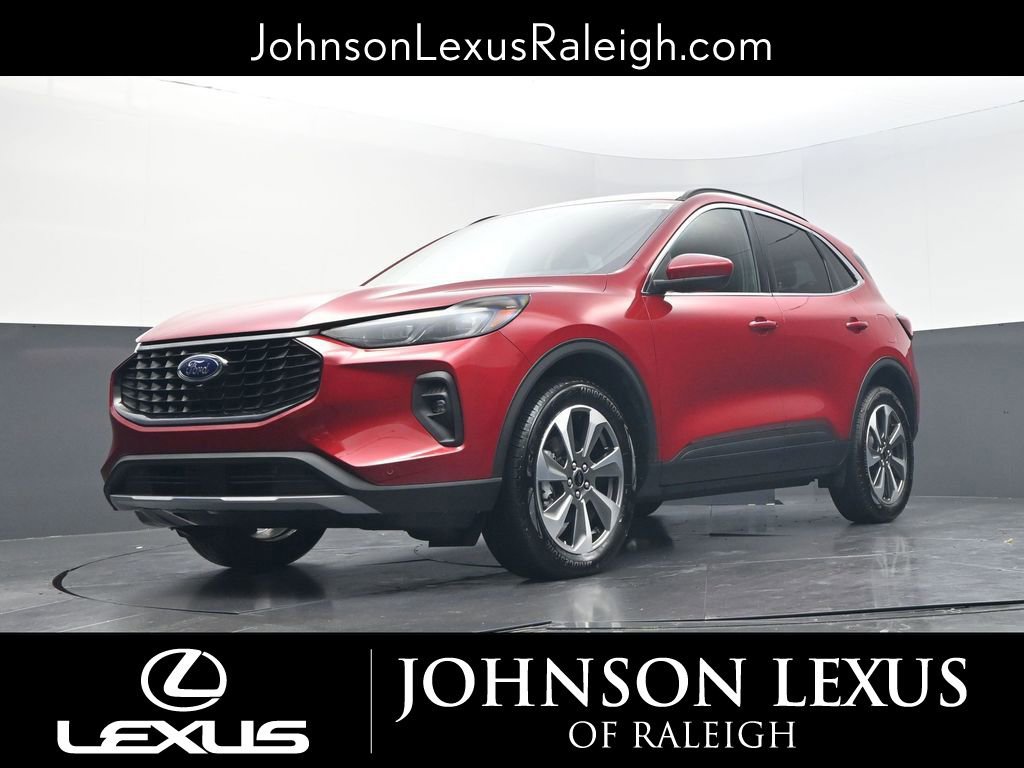 Used 2025 Ford Escape Platinum w/ Premium Technology Package image 12