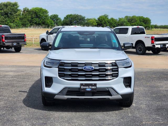 New 2026 Ford Explorer Active RWD image 2