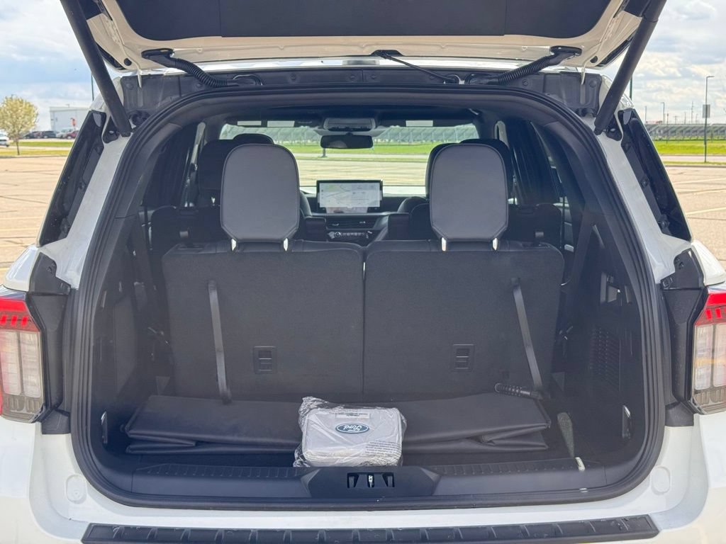 New 2026 Ford Explorer ST-Line w/ ST-Line Street Pack AWD/4WD image 35
